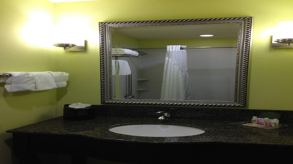 Hotel By Ihg 3*